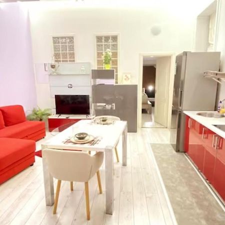 Yes, Yes! Lovely Apartment Good Amenities Budapest Center Exterior photo