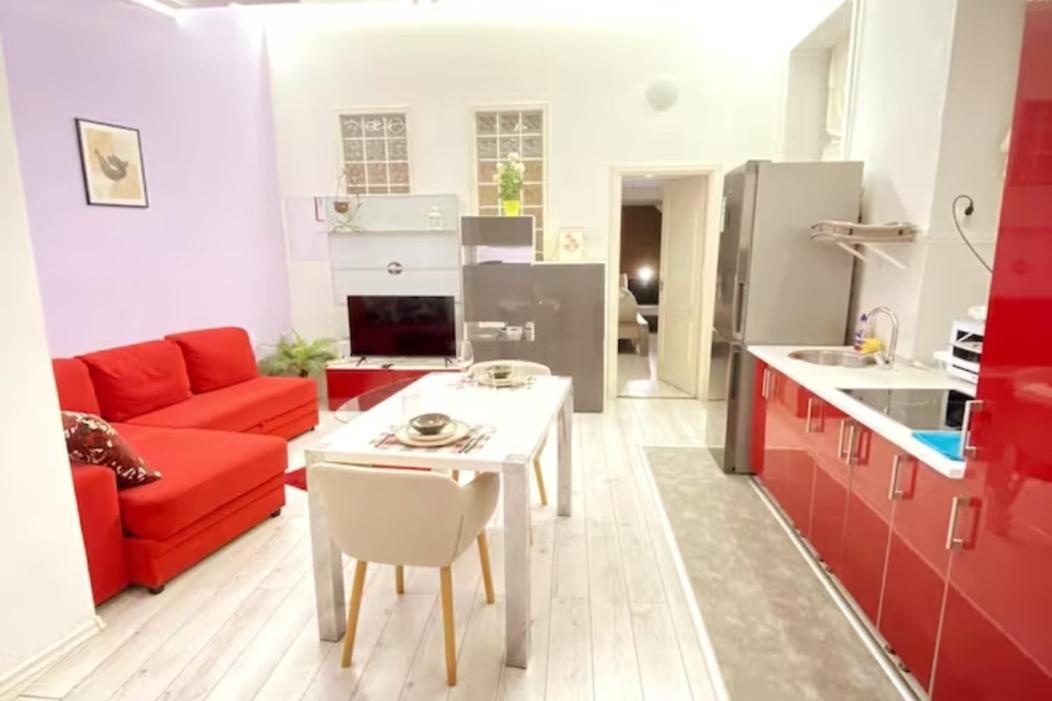 Yes, Yes! Lovely Apartment Good Amenities Budapest Center Exterior photo