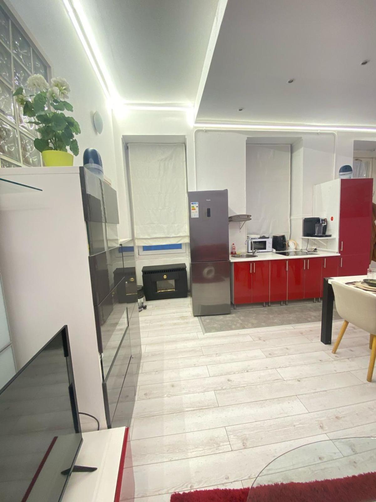 Yes, Yes! Lovely Apartment Good Amenities Budapest Center Exterior photo